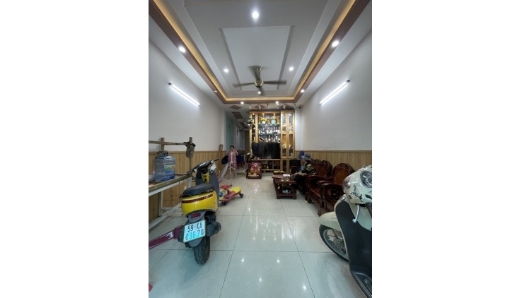 NHÀ 1/ĐƯỜNG SỐ 11 - CẠNH AEON TÂN PHÚ - HẺM 6M - 3 TẦNG 3PN - 64M2 - GIÁ 5.8 TỶ